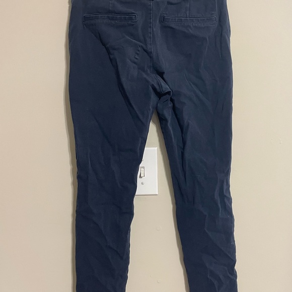 Old Navy Women’s Size 4 Pixie Pant - Picture 3 of 3